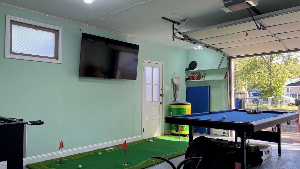 Villas House | New Reno! 5 min walk to beach, Garage Arcade! 3 bedroom/4 bed/2 bath. Must see!