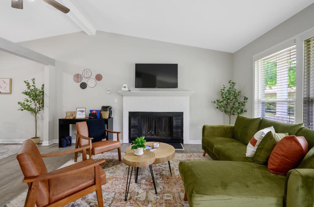 Cary House | NEW Renovated 4BR Games Big Backyard Deck