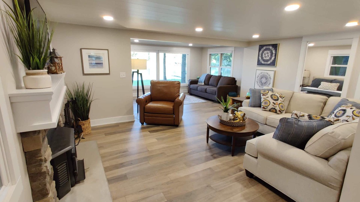 Newaygo House | NEW - Renovated Cottage on Beautiful Bills Lake