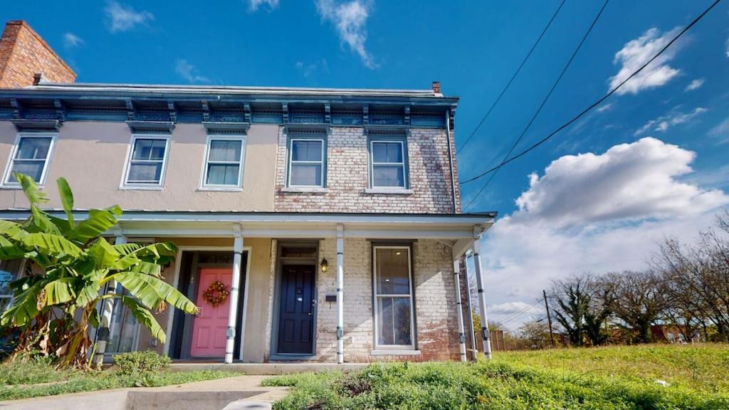 Church Hill House | NEW! Renovated Townhome w/ Putting Green & Patio!