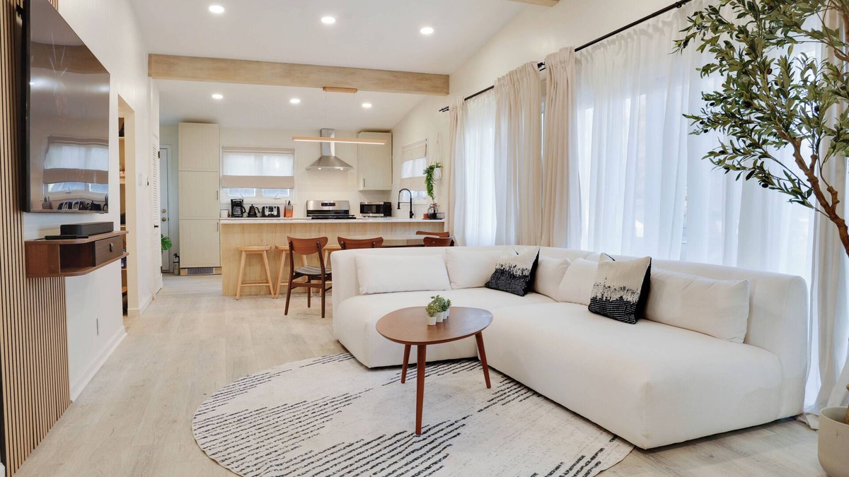 Ambler House | New Renovation 3 minutes to Ambler downtown & train station to Philladelphia
