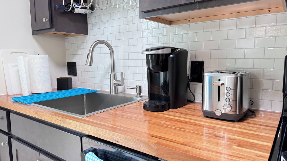 Concord Apartment | New Renovation cozy apartment with AC, WiFi