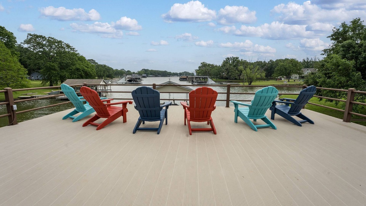 Tool House | NEW RENTAL! DEEP WATER! Cedar Creek Lakehouse w/Golfcart & Dbl Decker Boat Dock