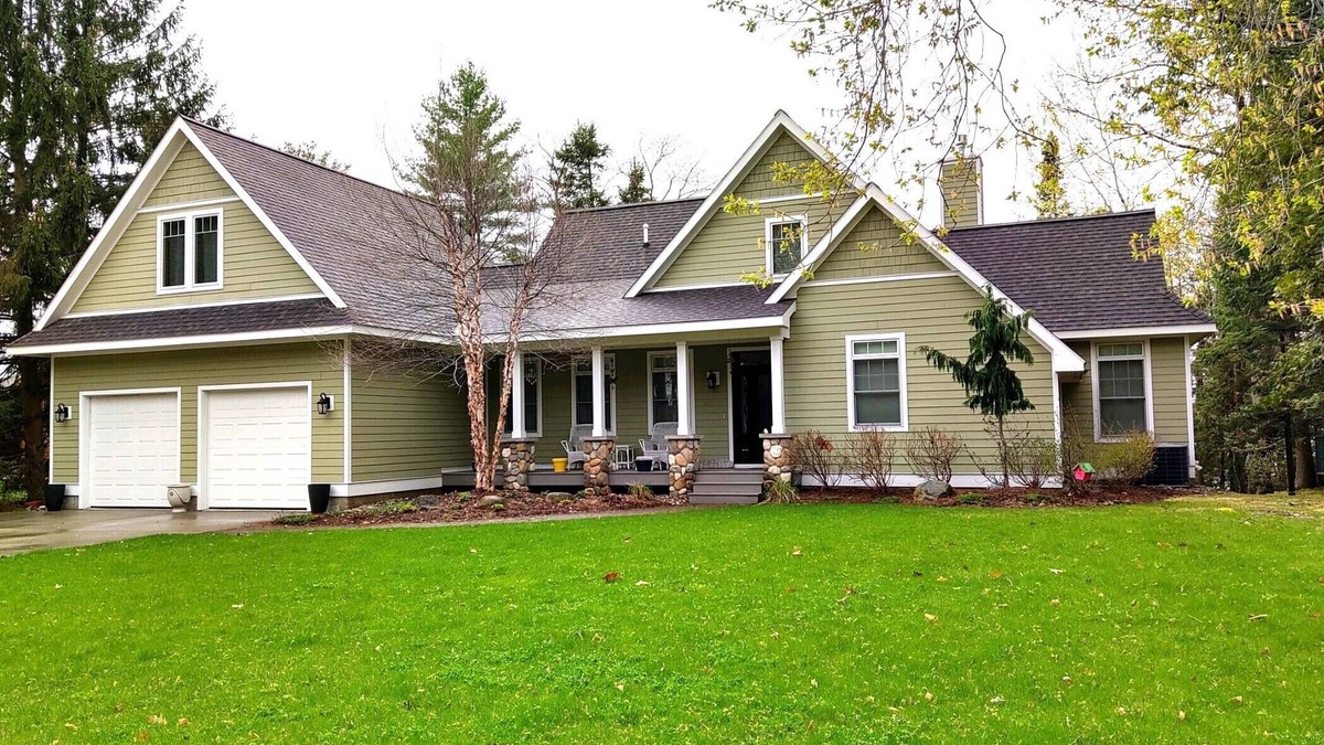 Alden House | NEW RENTAL - TORCH LAKE Alden home