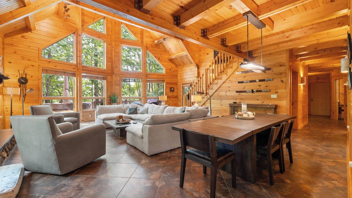 Mineral House | NEW RENTAL! Tranquil lake-front log home on Lake Anna w/hot tub, fire pit