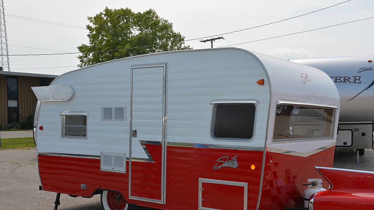 Millersview House | New Reproduction of 1962 Airflyte in Lakeside Vineyard