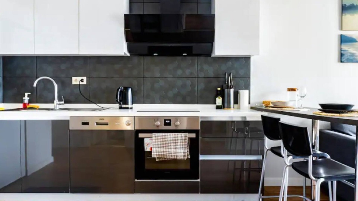 Kadikoy Condo | New residence, 5 minutes to kadikoy metro, metrobus