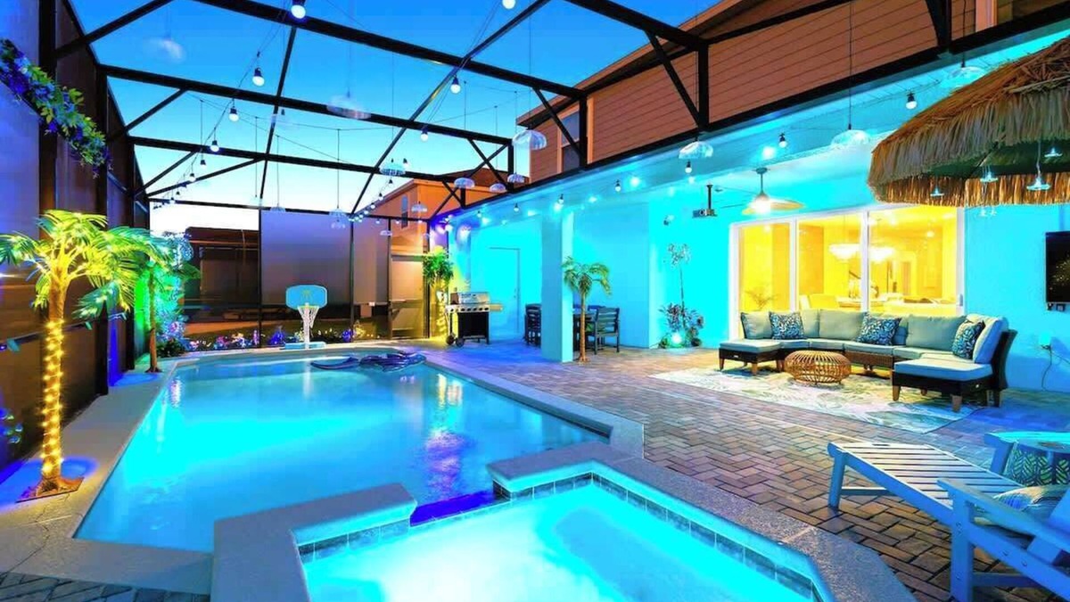 Four Corners House | New Resort, Private Pool & Spa, Outdoor Theater, Game Room, Minutes to Disney Wo