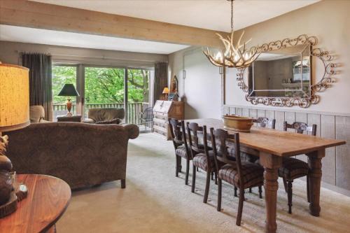 Bellaire House | New- Resort villa- 2Bedroom 3Bath unit Golf Pools