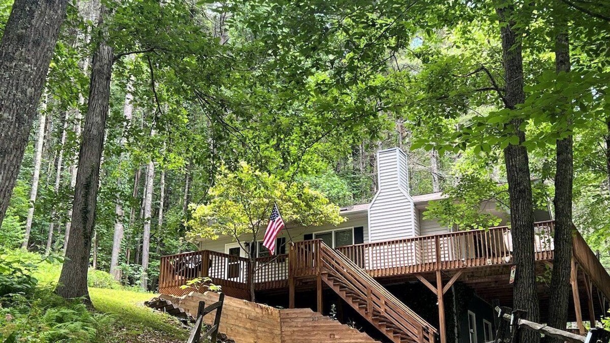 West Jefferson House | New River Haven - West Jefferson, NC