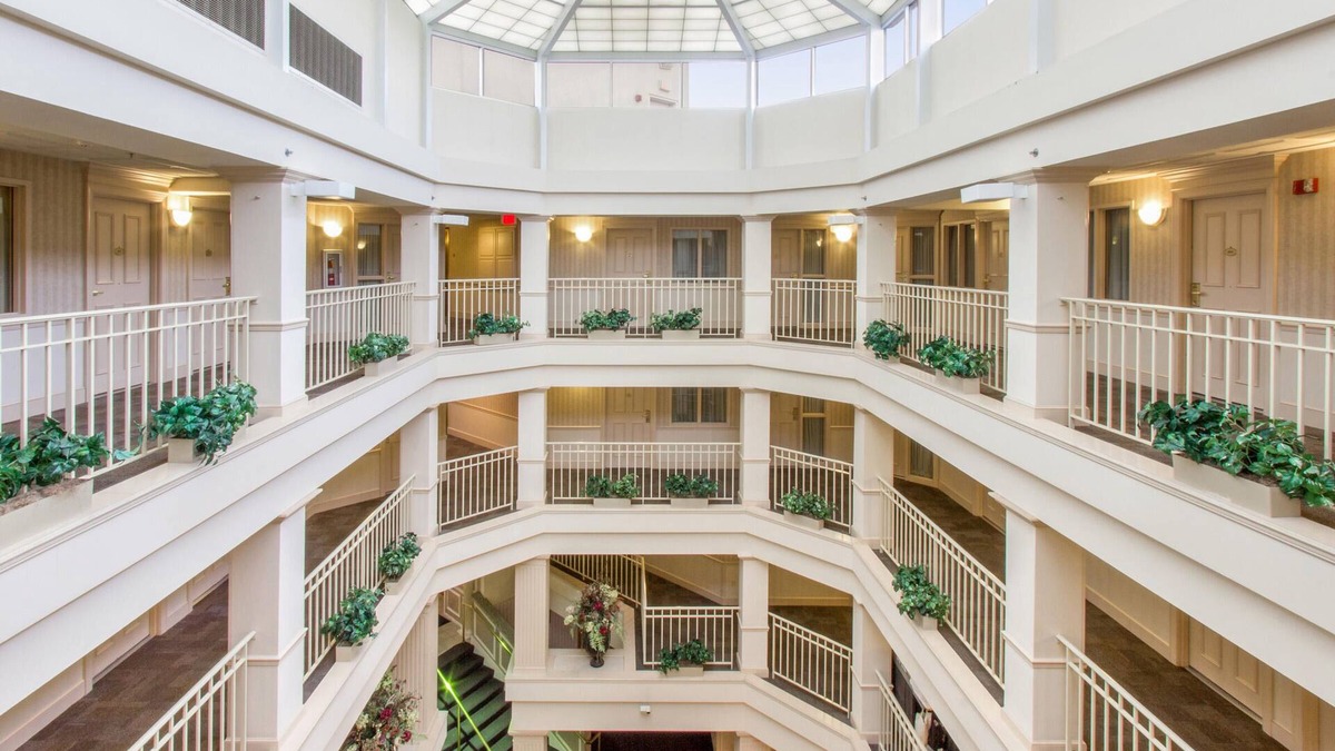 Lake Geneva Apartment | New! Romantic Lakeside Luxury - walking distance to downtown fun