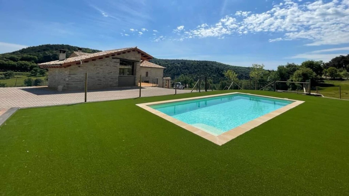 Gurb Cottage | New rural house, near Barcelona, with swimming pool and natural surroundings