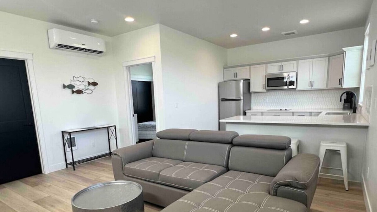 Post Falls Apartment | New! Sandtrap -Easy access to golf course!