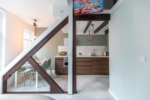 Scheveningen Badplaats Apartment | New Scheveningen Beach Central The Hague Family 180D Modern top floor Apartment