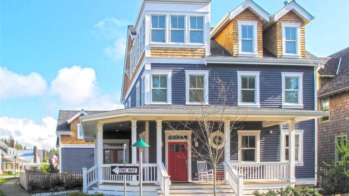 Seabrook House | *New* Seabrook's The Lookout: Hot Tub, Dog Friendly