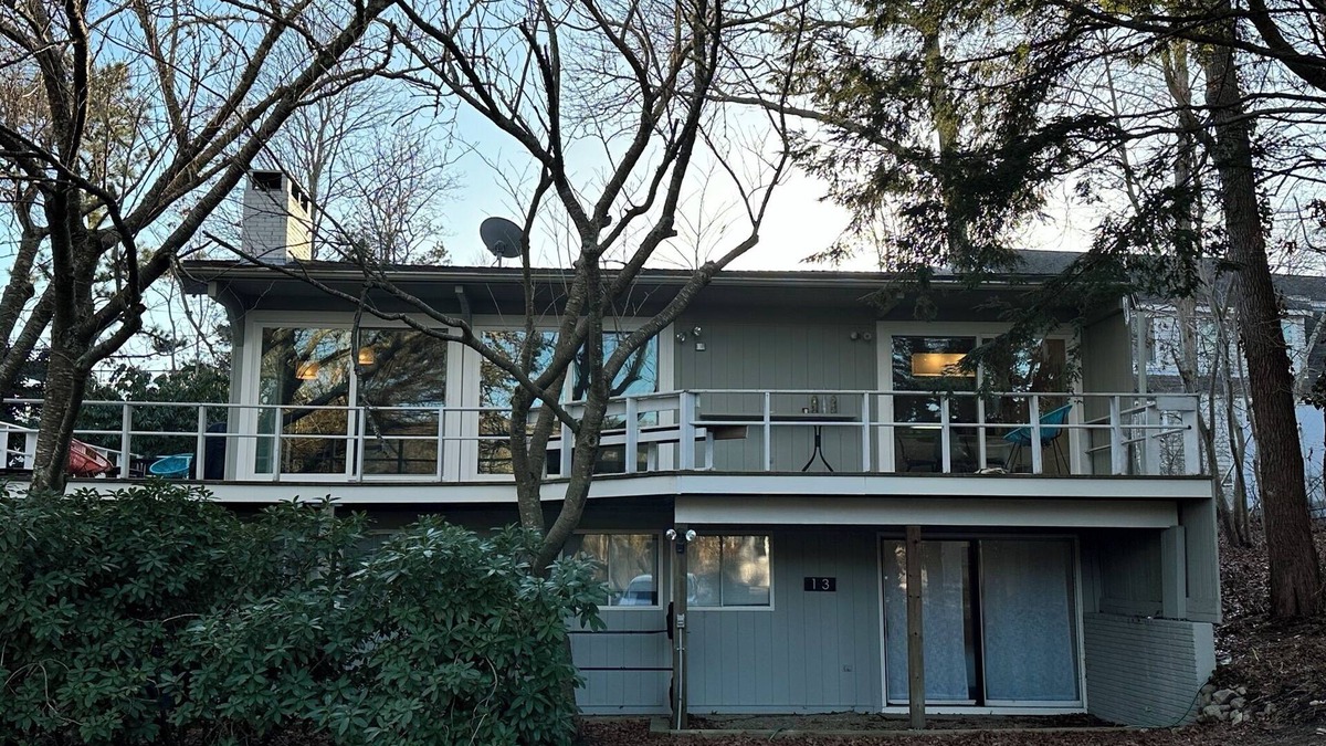 New Seabury House | New Seabury Cape Escape! 3 BR Mid Century House 5-7 minute walk to Poppy Beach