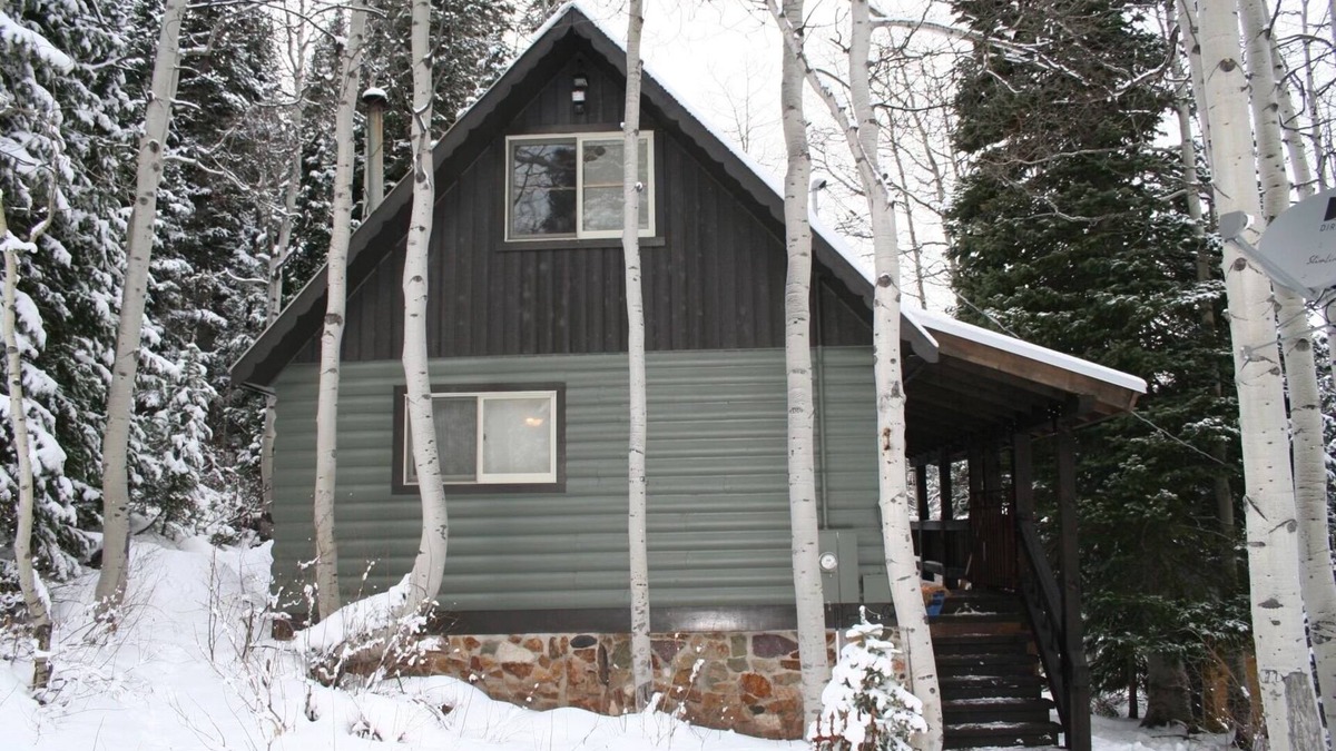 Salt Lake Mountain Resorts Cabin | New! Secluded Cabin w/Hot Tub, close to Solitude & Brighton Ski Resorts