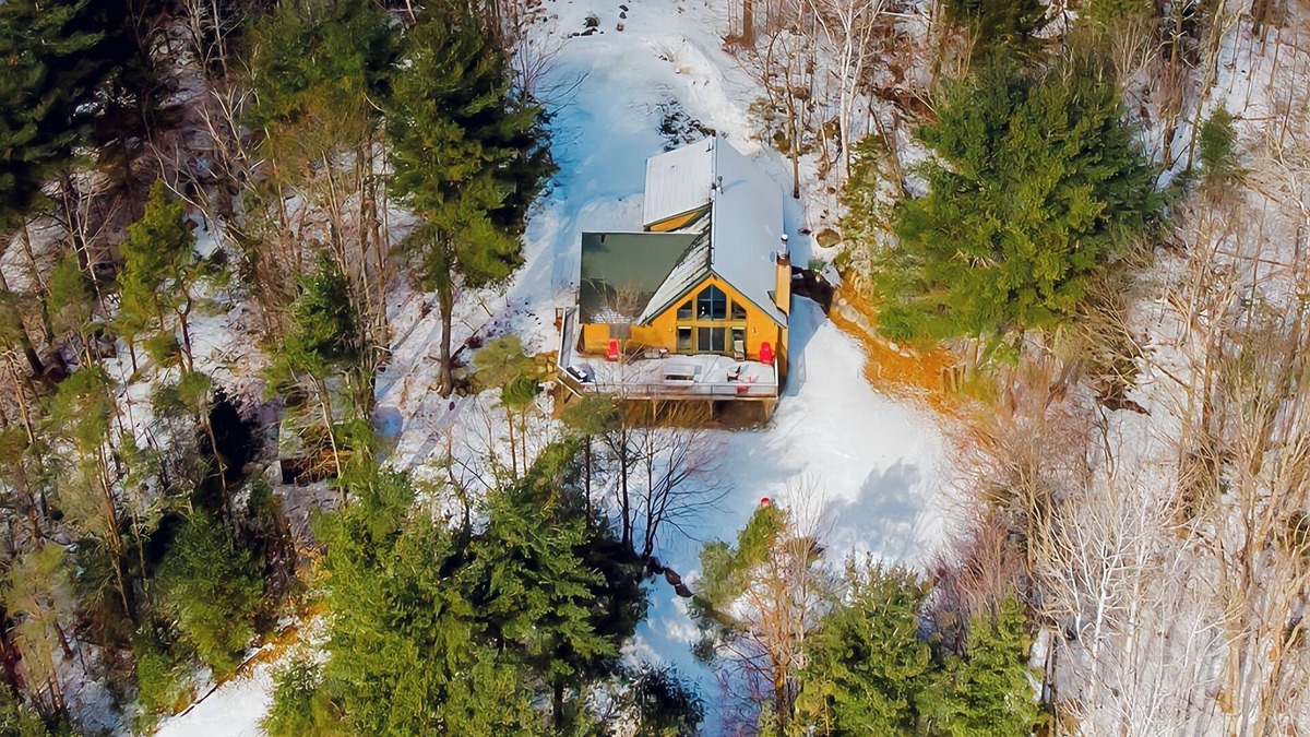 Wilmington Cabin | NEW! Serene, Hot Tub, Near Lake Placid & Whiteface, Arcade