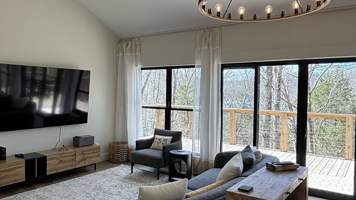 Smithville House | NEW! Shoreside Retreat, Path to Water, Hot Tub, Serene 5-Bed House