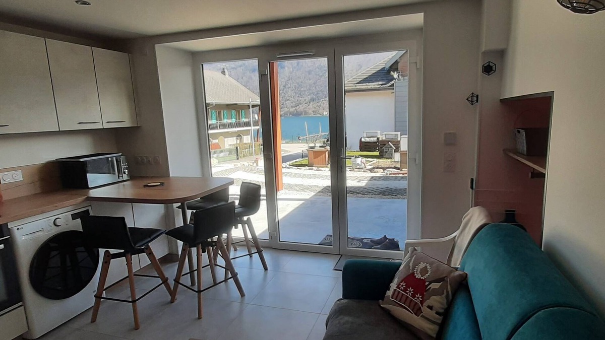 Doussard Apartment | New single-storey apartment 25 m² 50 m from Annecy lakefront