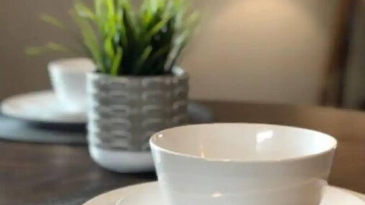 Joplin Cottage | NEW Sleek, Contemporary Home Near Med School