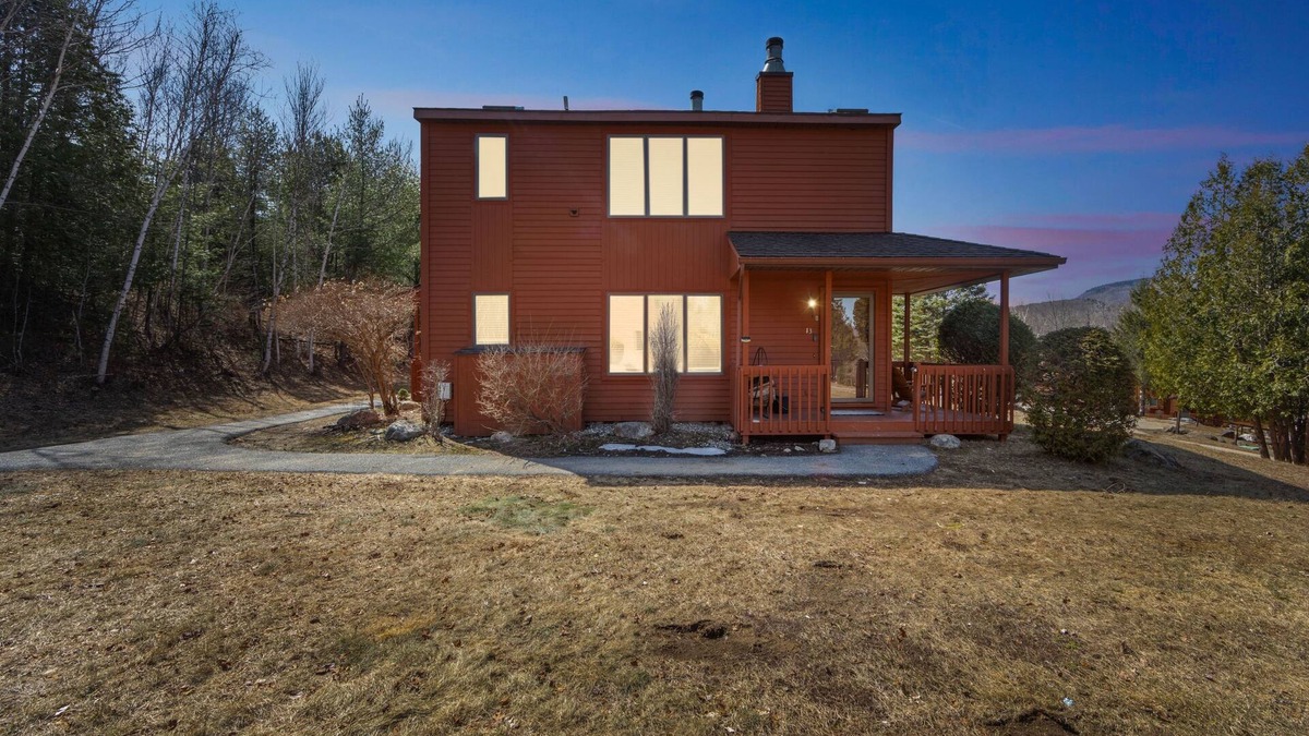 North Creek House | NEW! Sleeping Bear Cozy Corner End Unit by The Summit at Gore Mountain