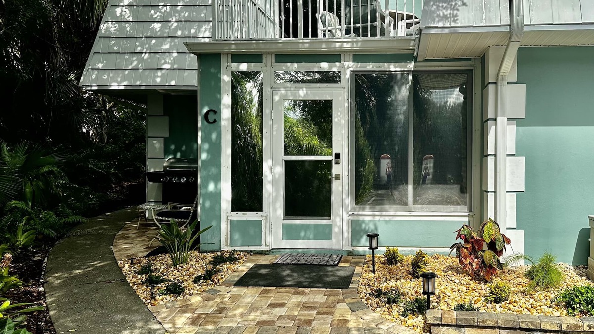 New Smyrna Beach House | NEW SMYRNA BEACH - Beachside Bungalow at Bahamian Club!