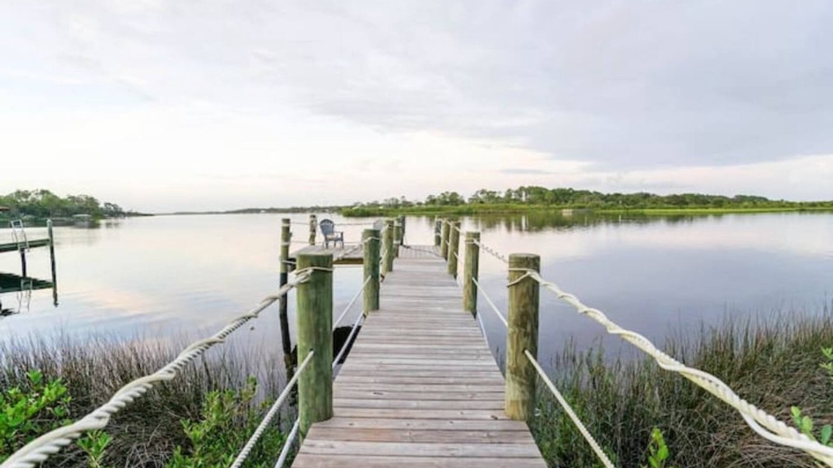 New Smyrna Beach House | New Smyrna Luxury River Oasis w/Dock & Pool