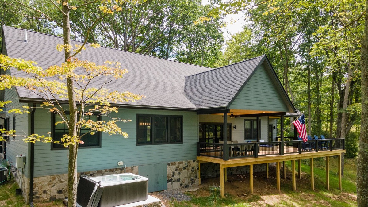Sky Valley House | New! Snowman: Golf Area, Hot Tub, Fireplace, A/C!