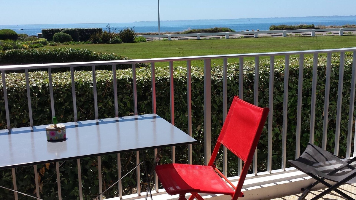 Quiberon Apartment | New south-facing seafront apartment (classified 3*) in a secure residence
