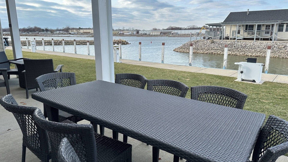 Gypsum Condo | NEW spacious 2 BR/2 BA w. pool, dockage available, bar