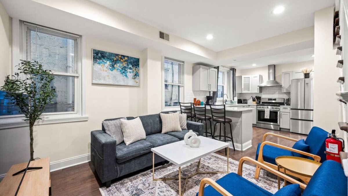 Society Hill Apartment | New Spacious 3 Bedroom Apt in the Heart of Philly