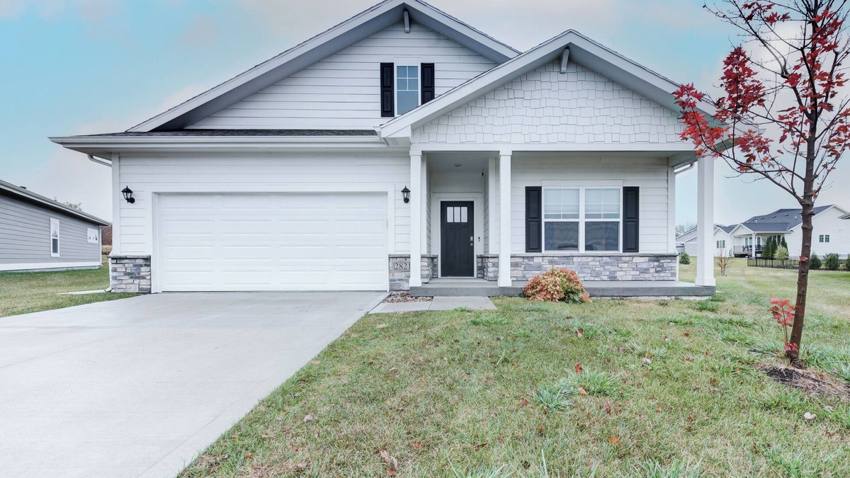 Ankeny House | New Spacious 4-bedroom house in charming Ankeny with WiFi, AC-Prime Location