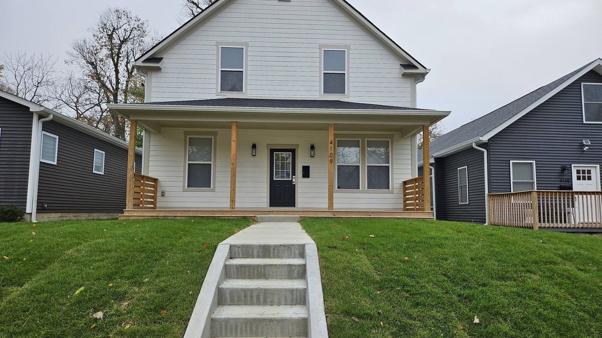 Indianapolis House | New spacious 5br/4ba near Butler & Broad Ripple