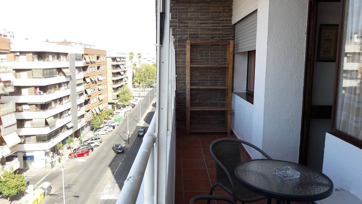Ciudad Jardin Condo | NEW ! SPACIOUS, BRIGHT, CENTRO CÓRDOBA, NEXT TO RENFE/AVE/BUS