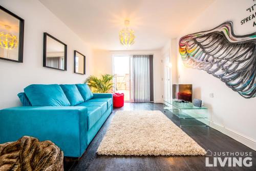 Liverpool House | NEW Spacious Modern Townhouse FREE Private Parking