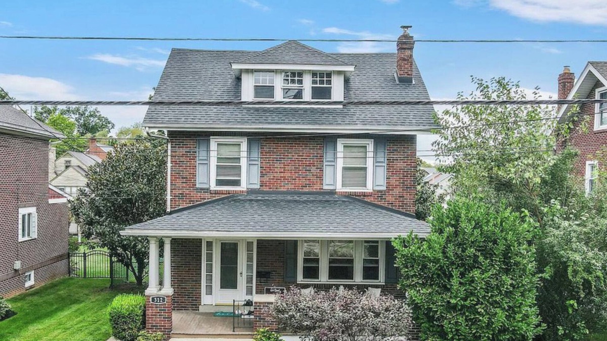 Phoenixville House | New Spacious single w/parking. Bikes, XBOX,