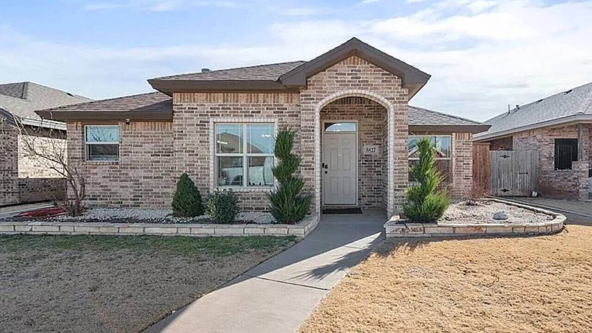 Lubbock House | NEW Spark Getaways: The Distinguished Buffalo