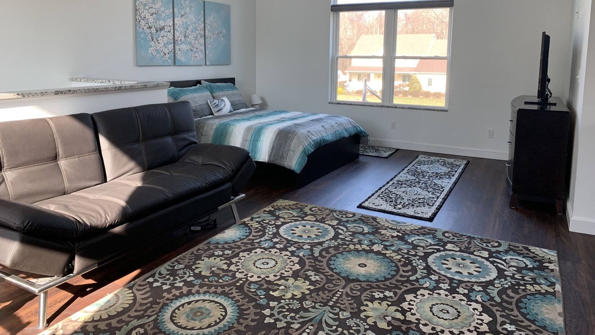 Huntsburg Apartment | New studio apartment just minutes from wine country and Lake Erie