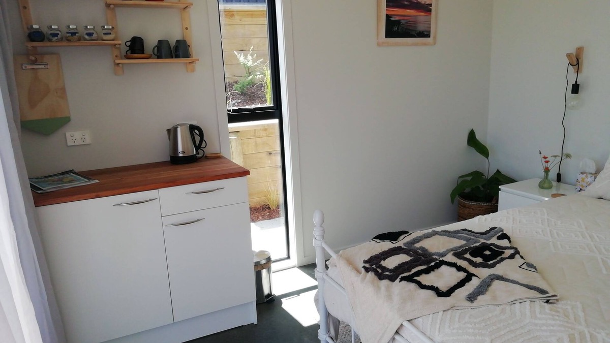 Raglan Apartment | New studio