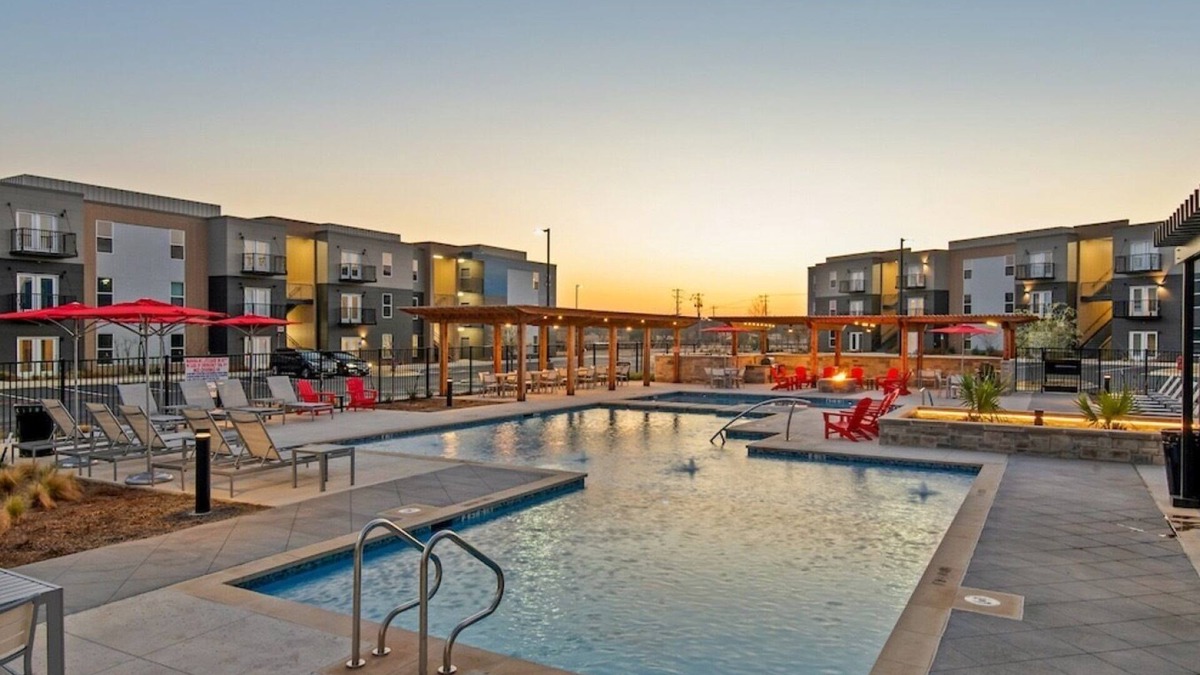 Marble Falls Apartment | “NEW” Studio with pool, Baylor Medical, CO River, Lakes, WiFi, games, gym, tv