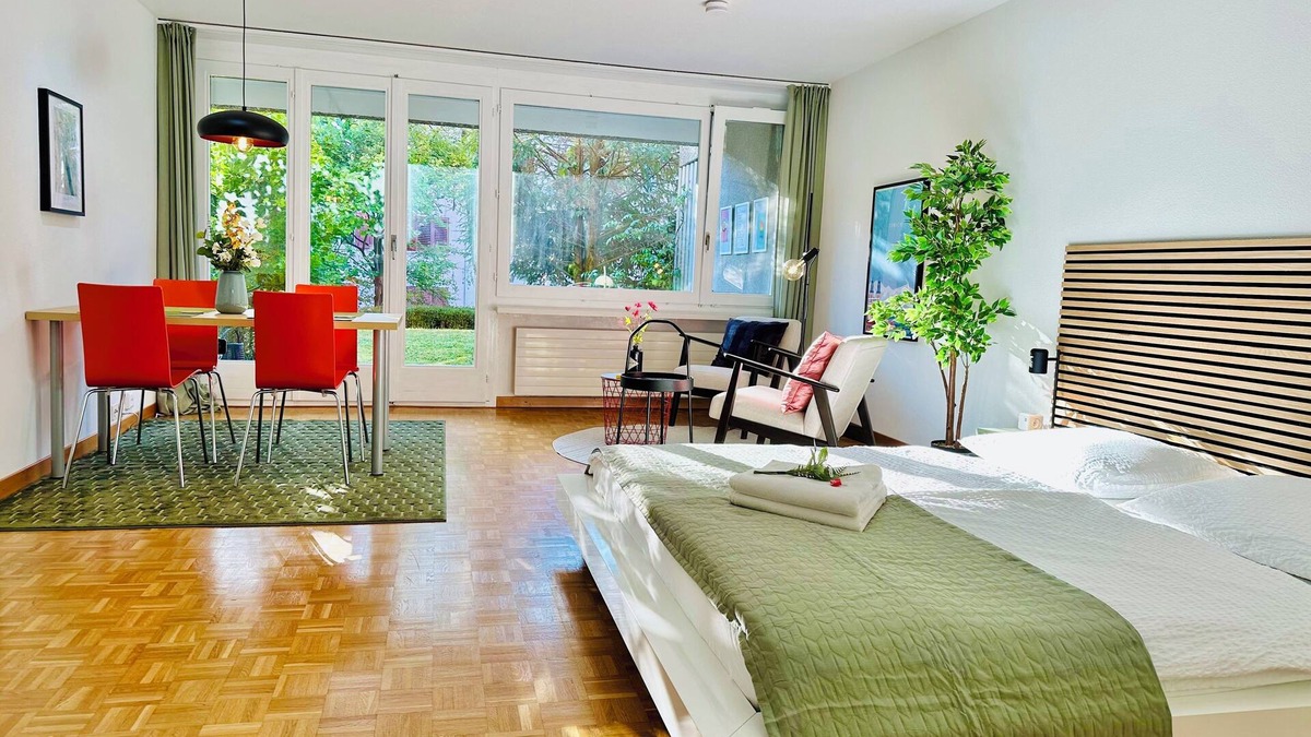 Oerlikon Apartment | New studio with terrace and lots of privacy