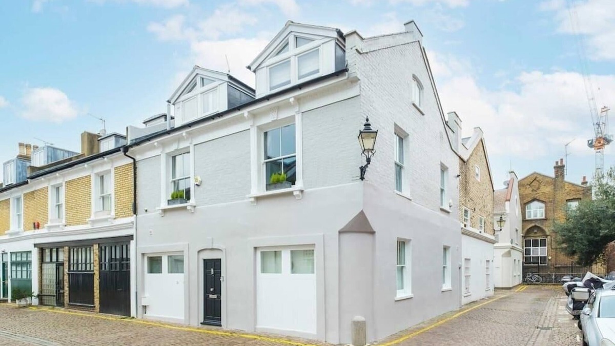 Abingdon House | NEW Stunning 5BD Mews House