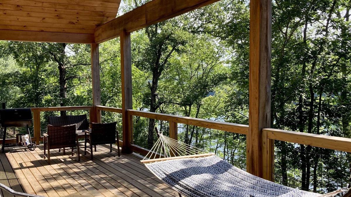 Drasco House | NEW! Stunning lake house! Sleeps 13!