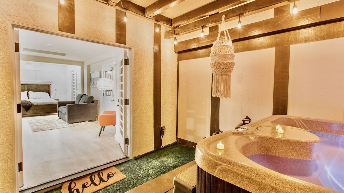 Bankers Hill Apartment | New Stunning Little Italy Villa Next to ConventionCenter HotTub A/C GamesGrill