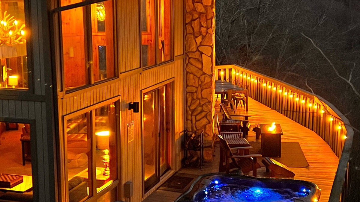 Traphill Cabin | New! Stunning Mtn Views/Hike/Wine/Golf/Fireside 3BD/2BA