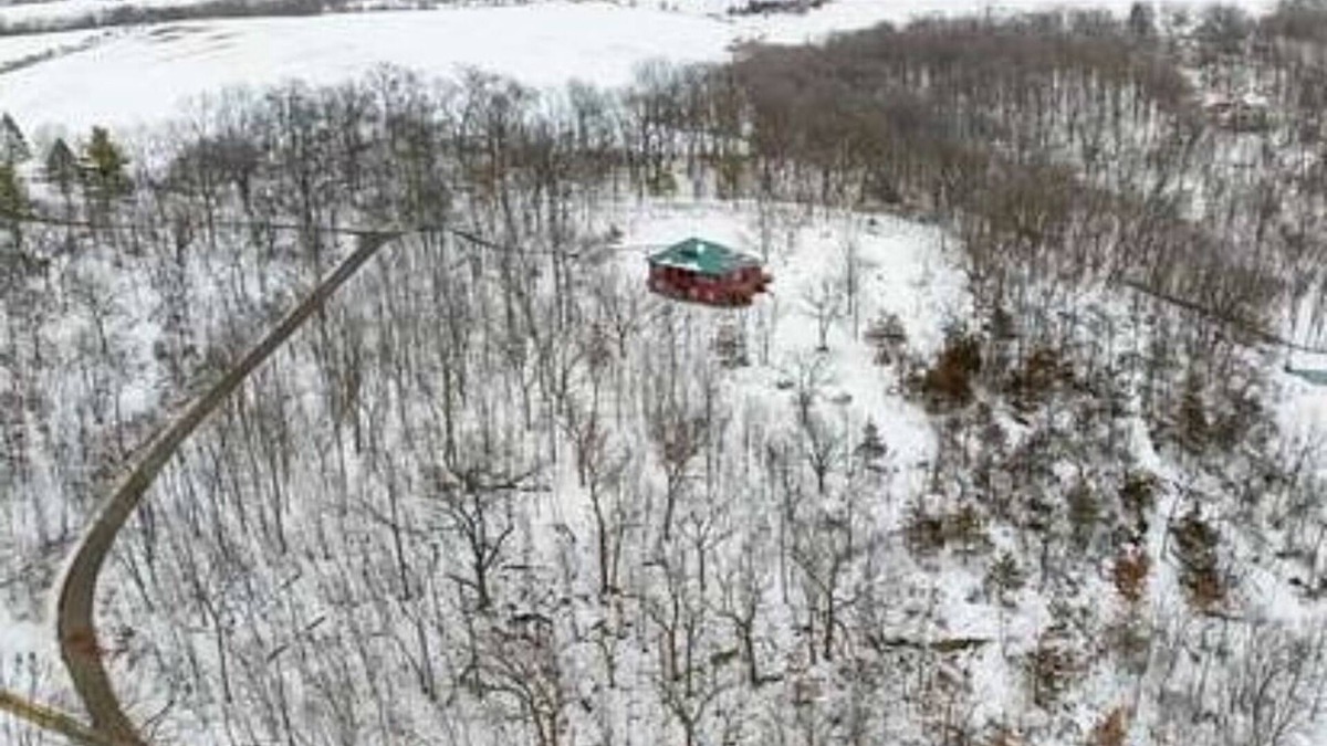 Dodgeville House | NEW Stunning views atop in the Driftless!n5 bedroom house on 4+ ac in Dodgeville