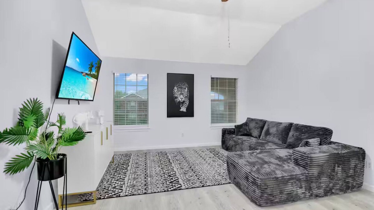 Allen House | New & Stylish 4BR/3BA Getaway-Peaceful Modern home