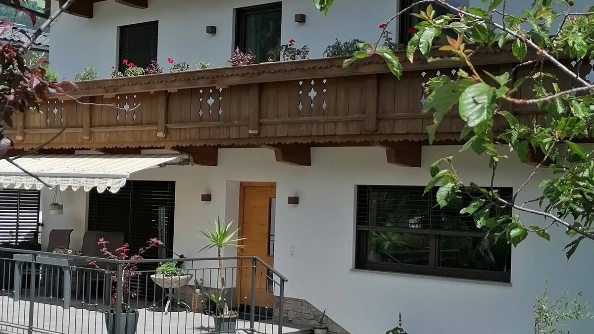 Ramsau im Zillertal Apartment | New, stylish top floor apartement, free Wifi, bus stop directly at the house