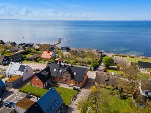 Lerberget House | NEW Stylish Coastal Retreat, 1 Min to the Ocean